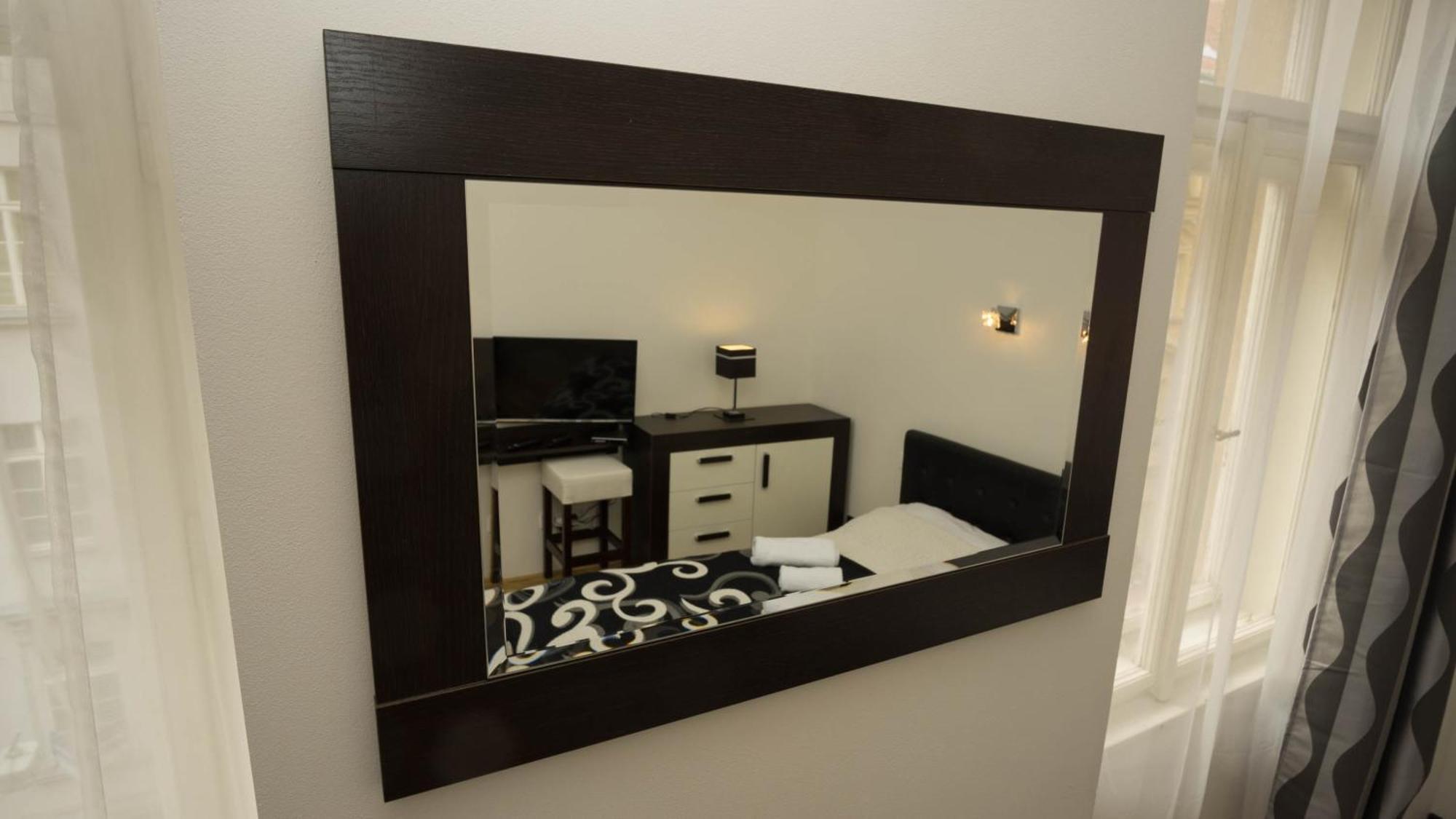 Black & White Apartment Prague By Wenceslas Square And Muzeum Exterior foto