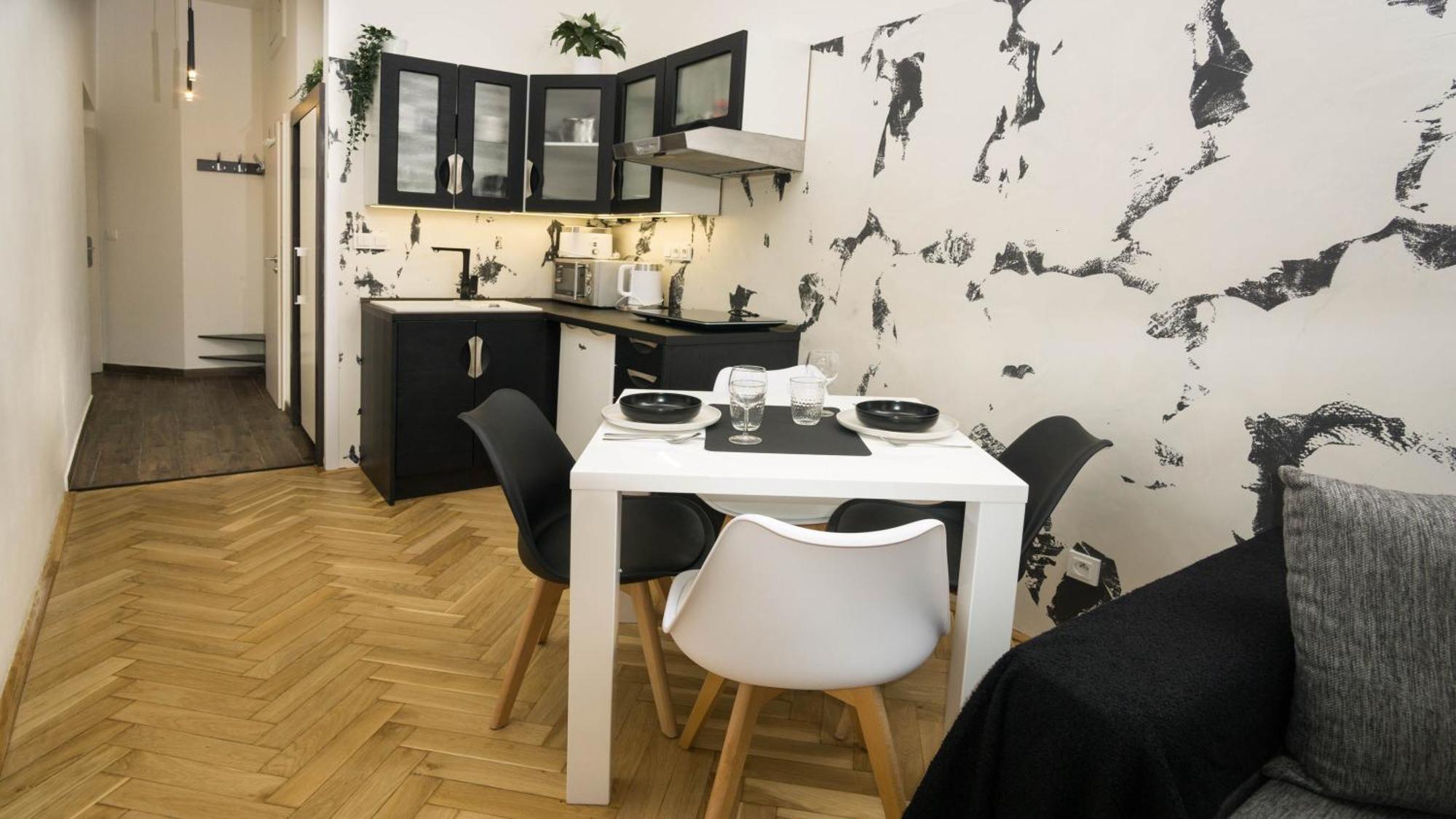 Black & White Apartment Prague By Wenceslas Square And Muzeum Exterior foto