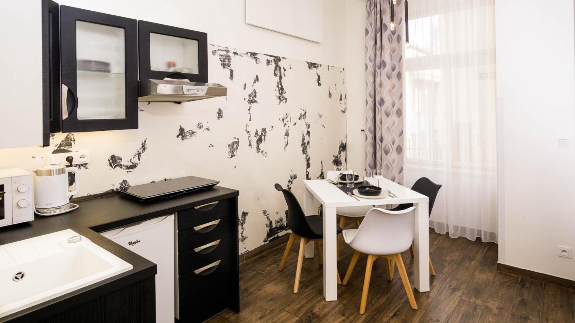 Black & White Apartment Prague By Wenceslas Square And Muzeum Exterior foto